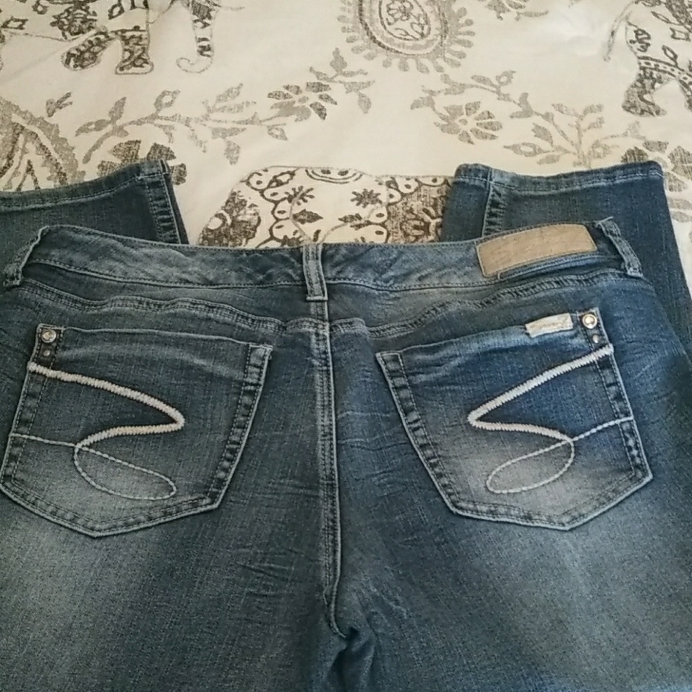 💕 Sold 💕Capri Seven jeans
